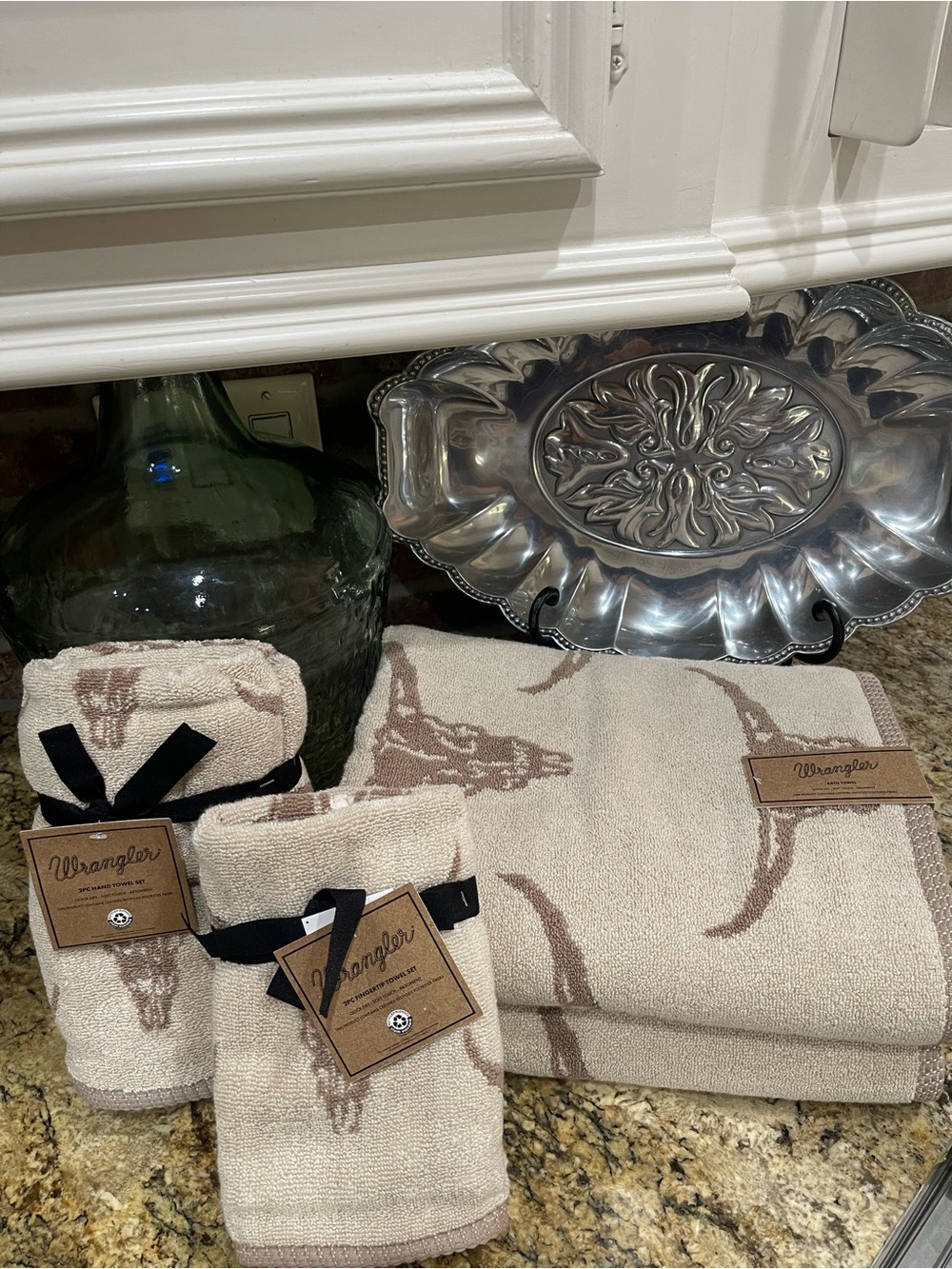 Wrangler STEER HEAD towel bundle - (2) bath, (2) hand towels & (2) fingertip NEW